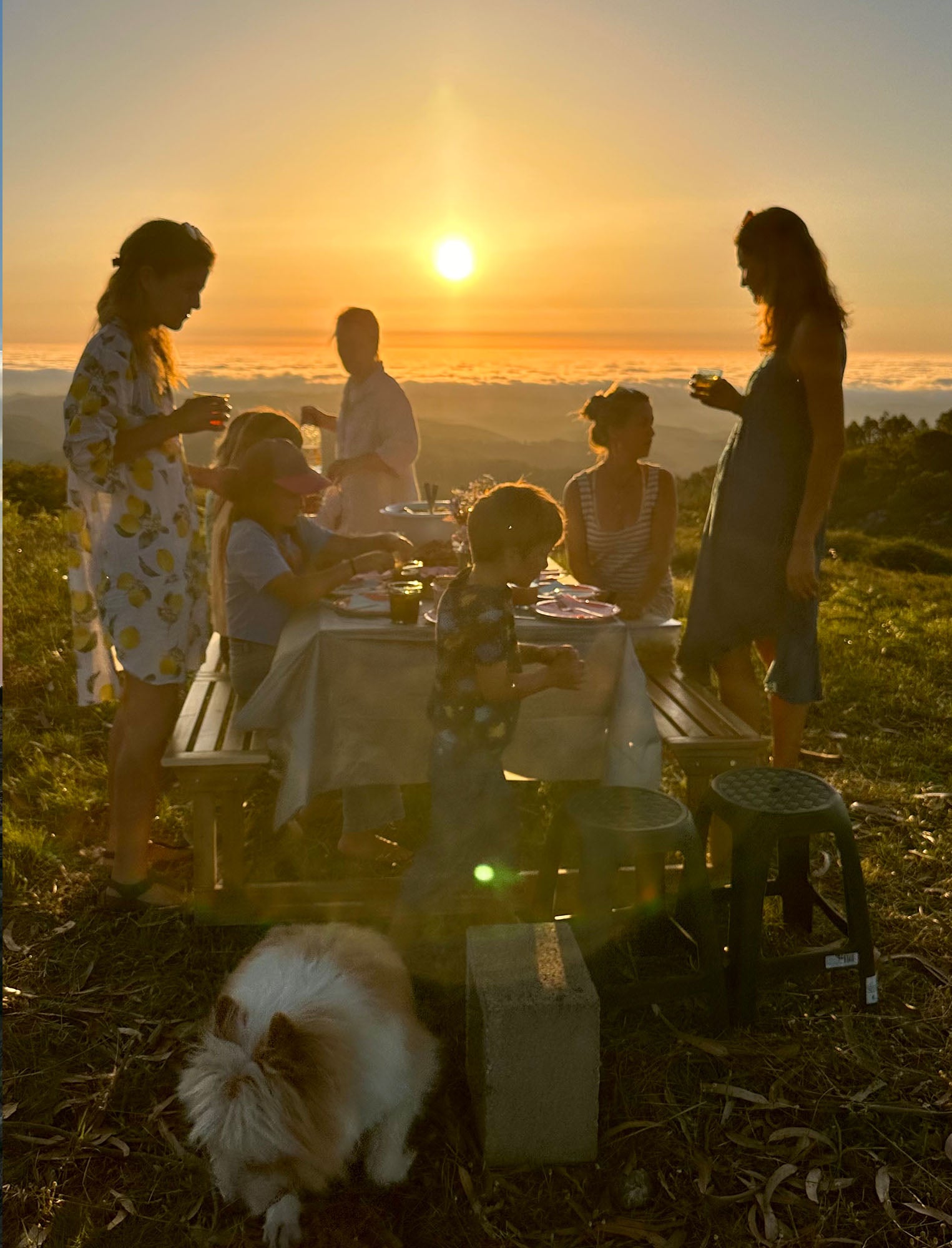 Private sunset dinner table in the hills near Fóia